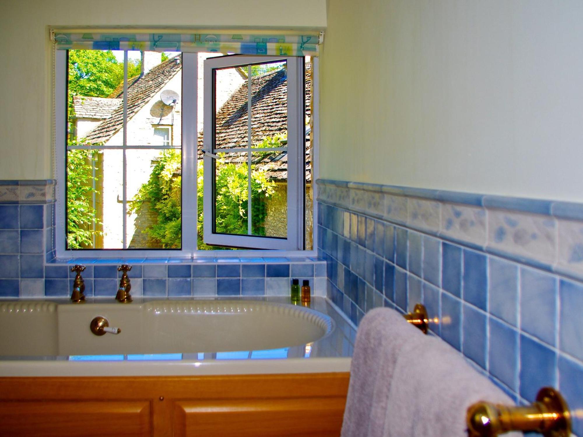 Ivy Cottage Chedworth Exterior photo